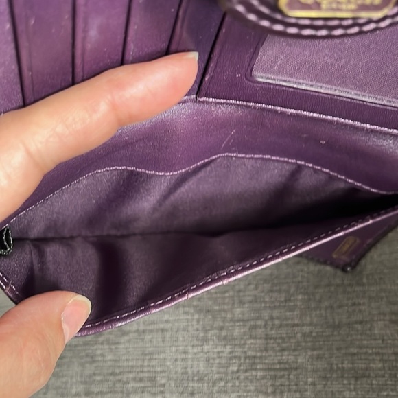 COACH Madison Patent Leather in plum - Picture 4 of 5